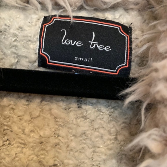 Love Tree Vest - Picture 3 of 3